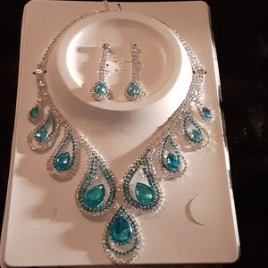 Rhinestone necklace set